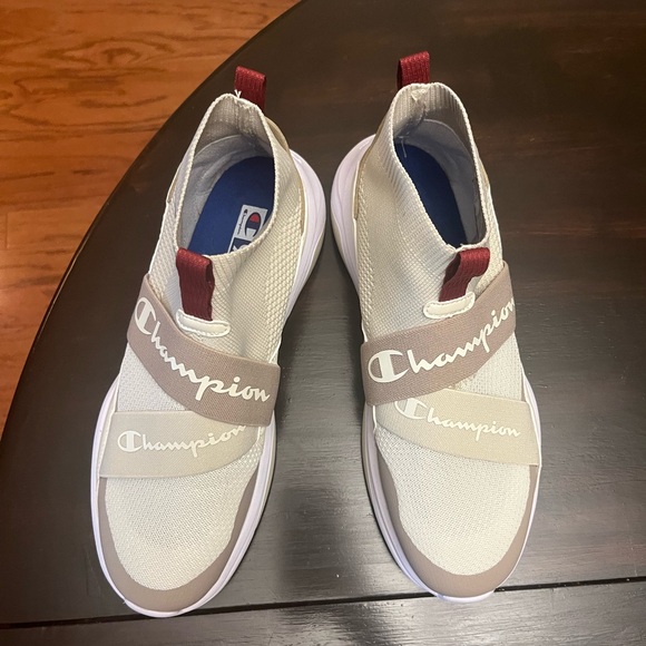 Champion Women’s Lady Legend V Over High Tops - Picture 2 of 5